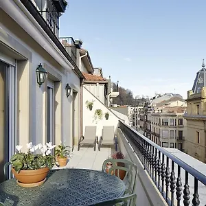 Apartment Garibay Terrace By Feelfree