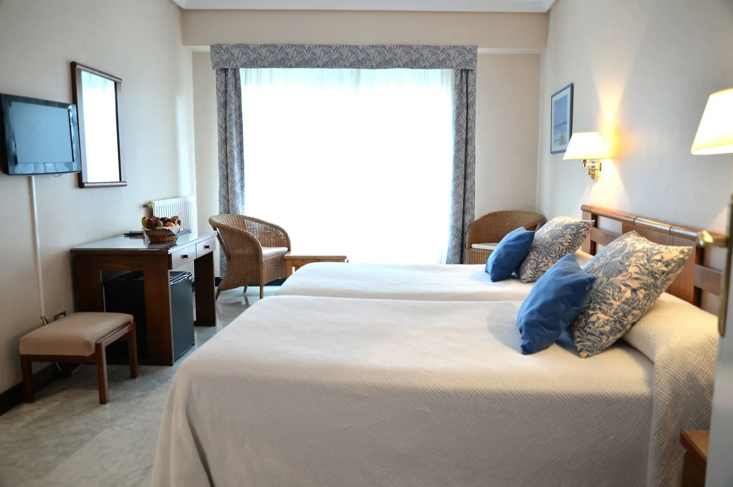 Hotel Avenida San Sebastian 3*,